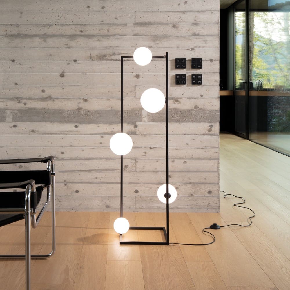 Angolo Floor Lamp