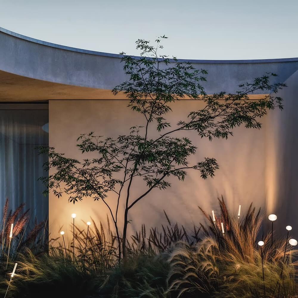 Class 2810 Outdoor Floor Lamp