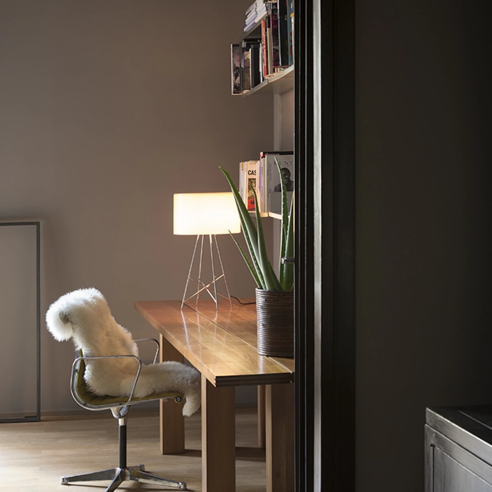 Ray Table Lamp