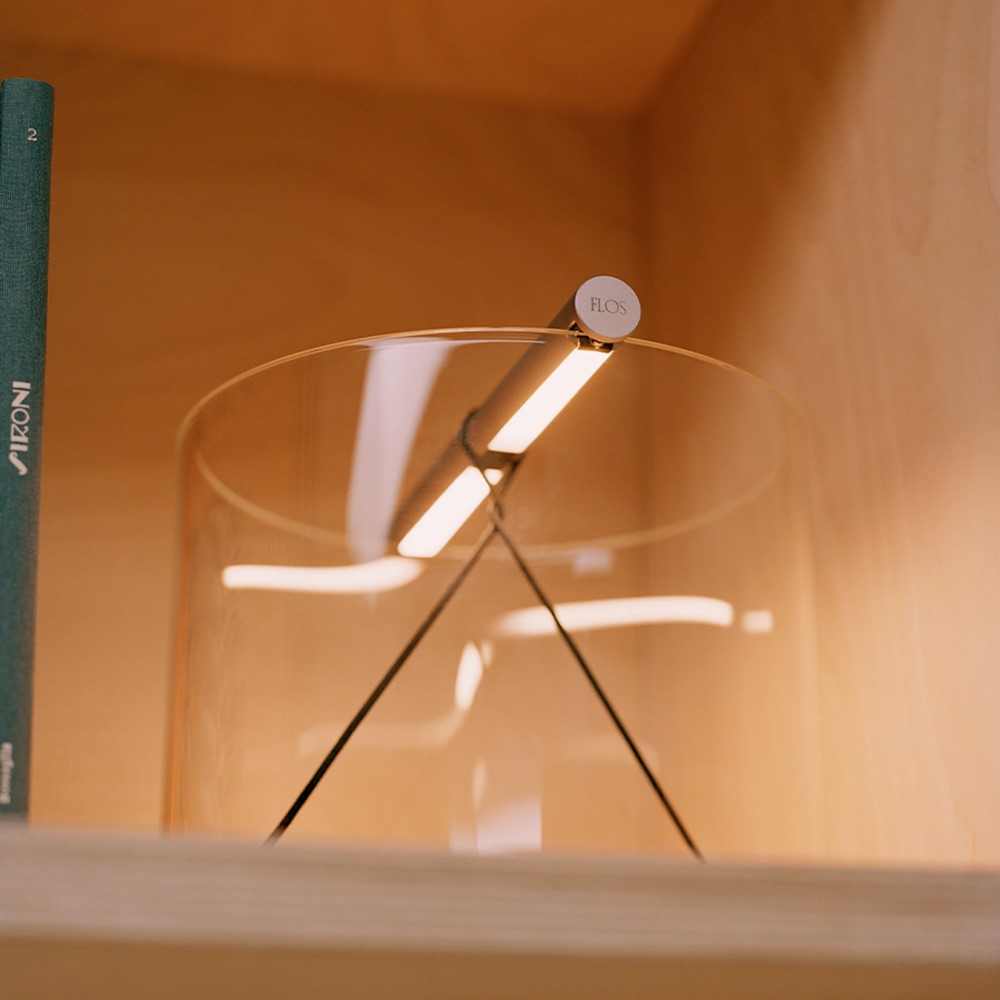 To-Tie T1 Table Lamp
