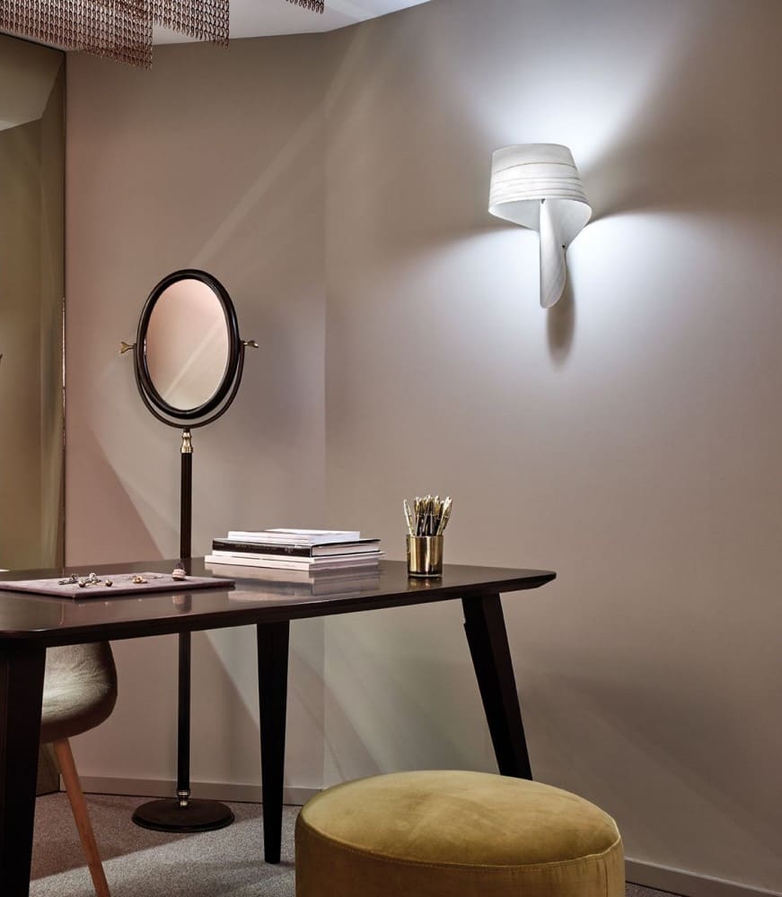 LZF Lamps Air stenska svetilka | formasvetila.si