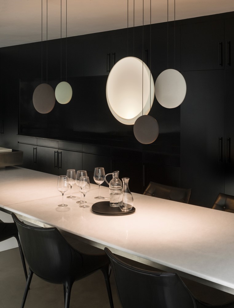 Vibia Cosmos 2511 viseča svetilka | formasvetila.si