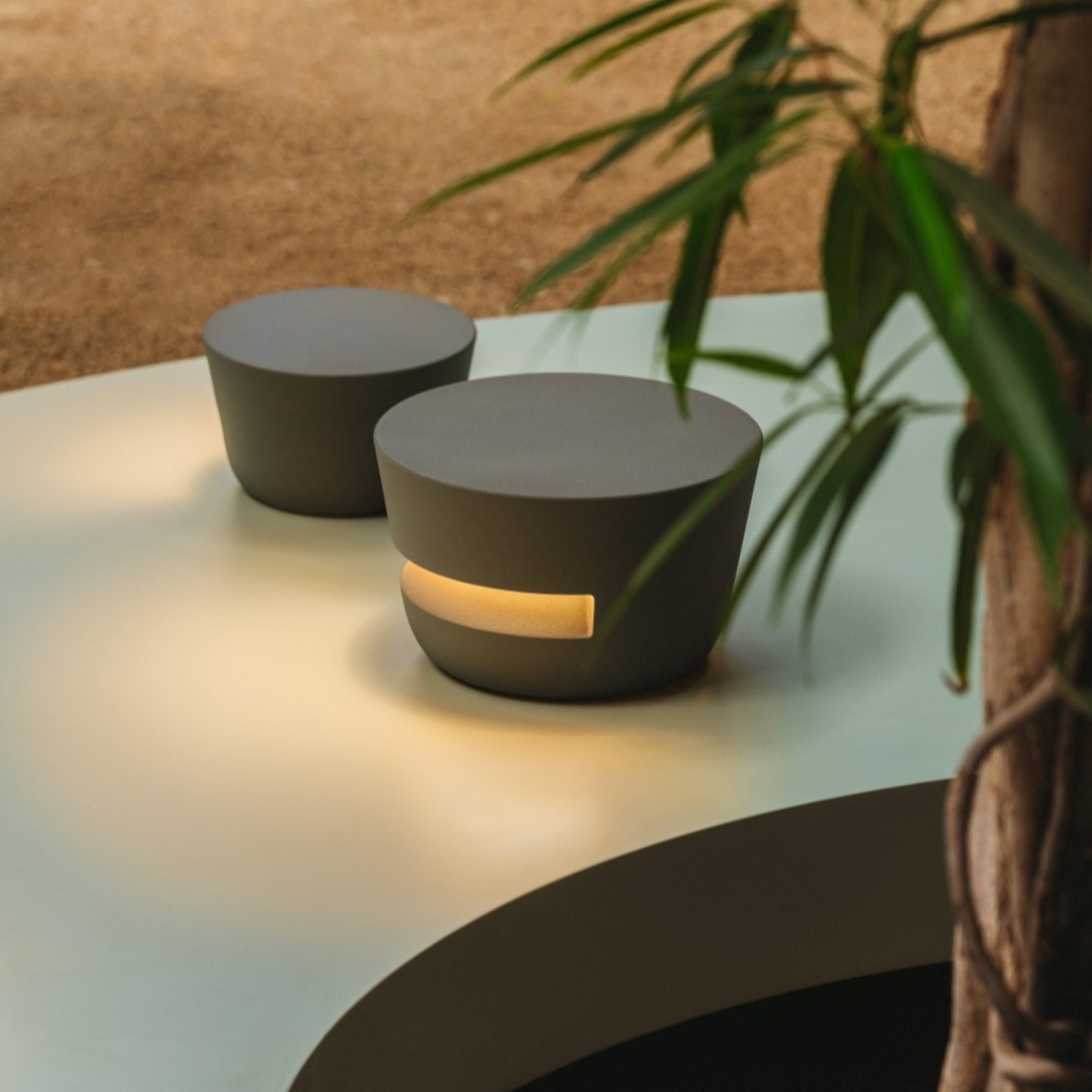 Vibia Dots 4695 zunanja talna svetilka | formasvetila.si