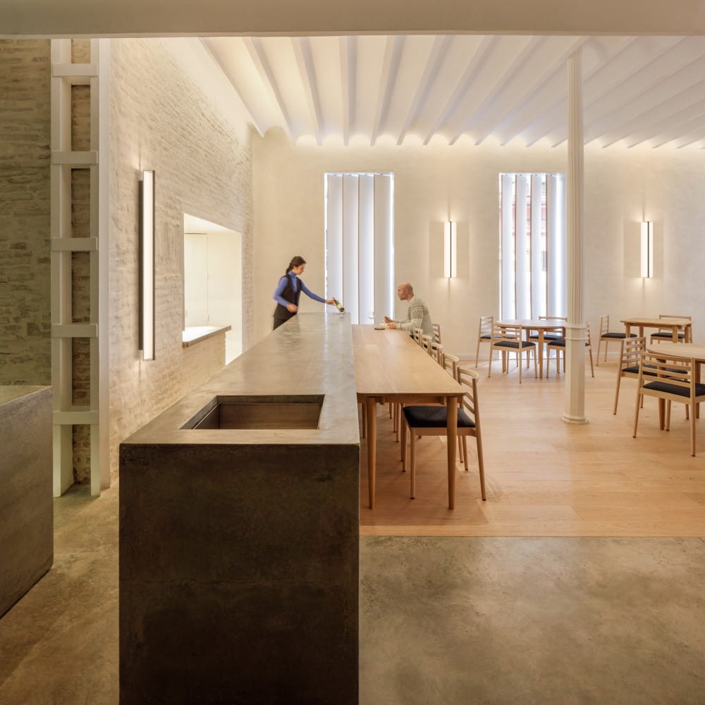 Vibia Kontur 6414 stenska svetilka | formasvetila.si