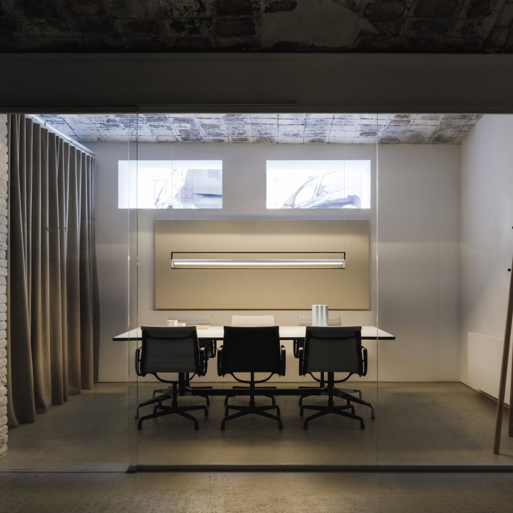 Vibia Kontur 6438 viseča svetilka | formasvetila.si