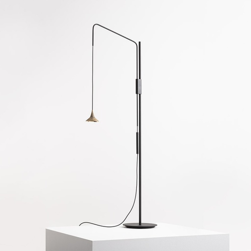Artemide Unterlinden stoječa svetilka | formasvetila.si