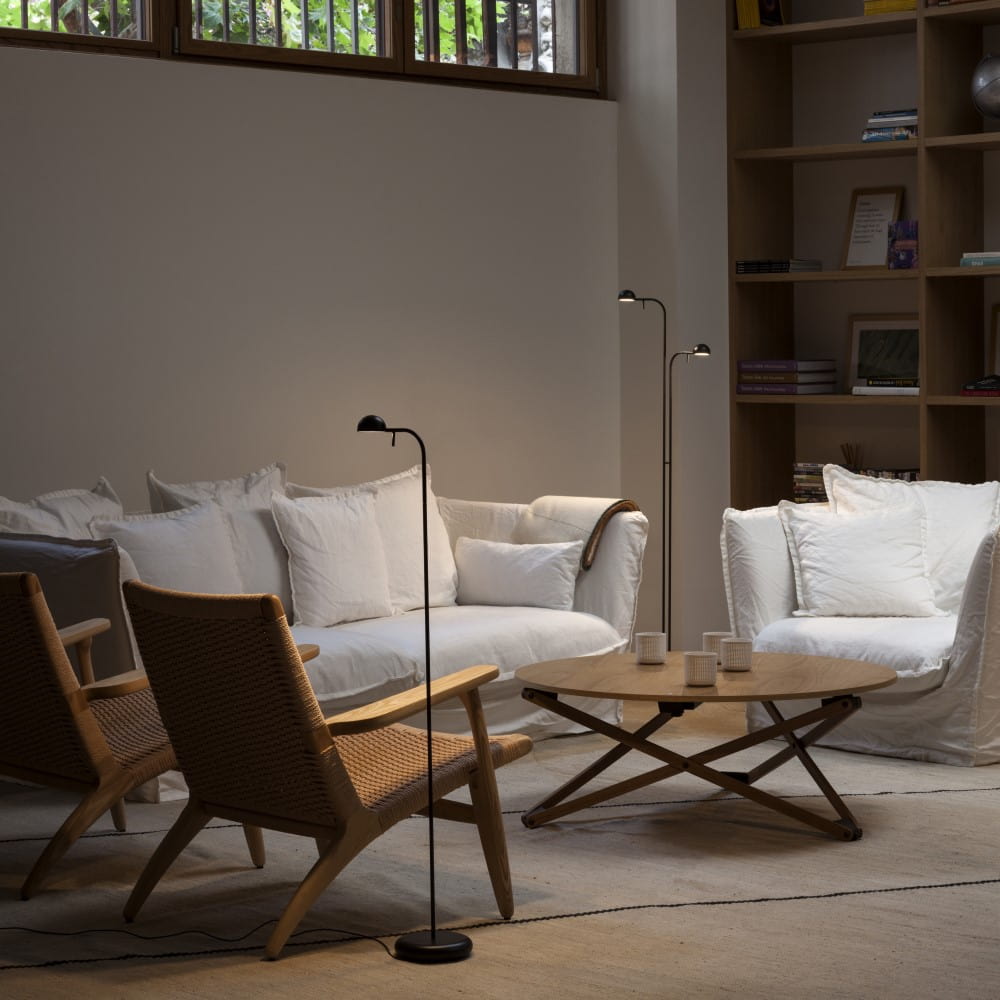 Vibia Pin 1670 stoječa svetilka | formasvetila.si